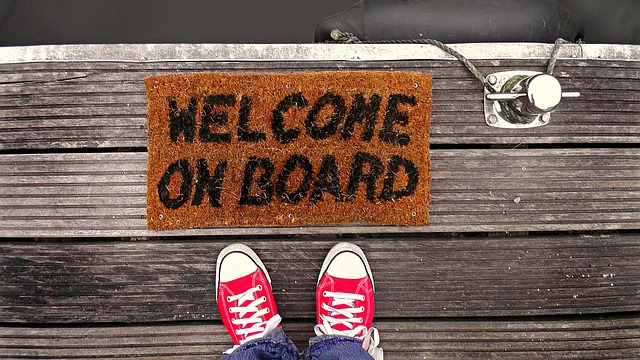 Eine Fußmatte mit der Aufschrift "Welcome on board".